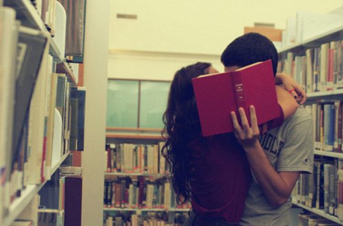 Kamerası açıq qalan vəkil rüsvay oldu - FOTO