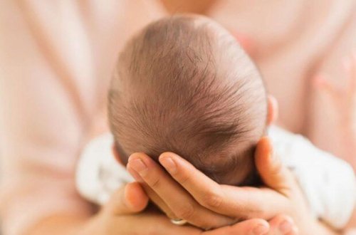 Azərbaycanda 18 yaşlı qız evli kişidən uşaq dünyaya gətirdi - VİDEO