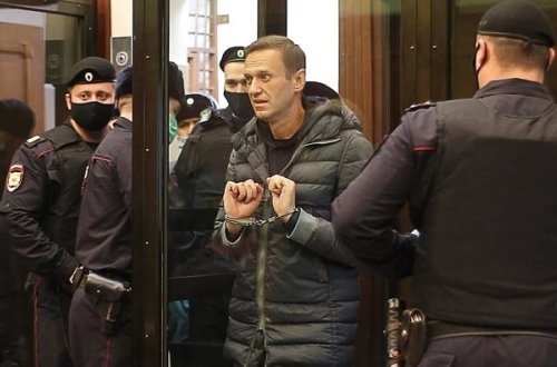 Navalnı 3.5 il müddətinə azadlıqdan məhrum edilib