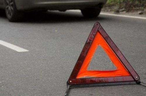 Cəlilabadda minik avtomobili yük maşınına çırpıldı