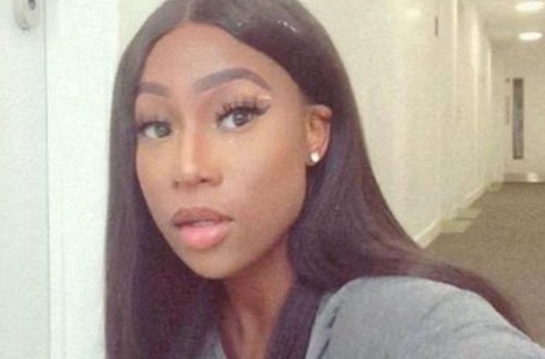 Sinəsini kiçiltmək üçün pul yığan qız ələ salındı - VİDEO - FOTO