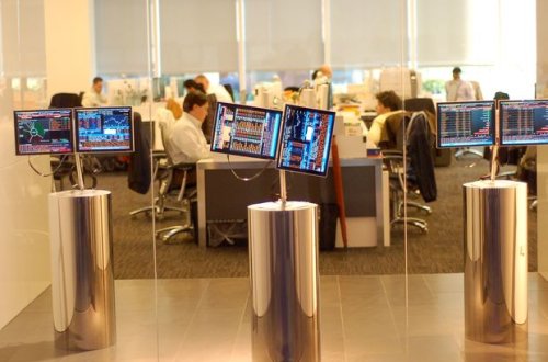 “Bloomberg”: Pandemiya yeddi ilədək davam edə bilər