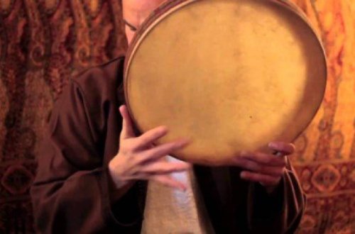 Azərbaycanda xanəndə sevgilisinə görə 20 otaqlı ev tikdi, özündən 35 yaş cavan qızla evləndi, pula görə... FOTO