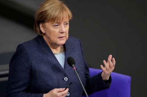 Merkel Belarusu yeni sanksiyalarla təhdid etdi