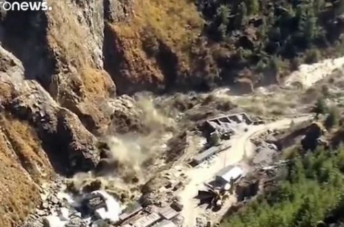 Hindistanda faciə: 14 nəfər öldü, onlarla insan itkin düşdü - VİDEO