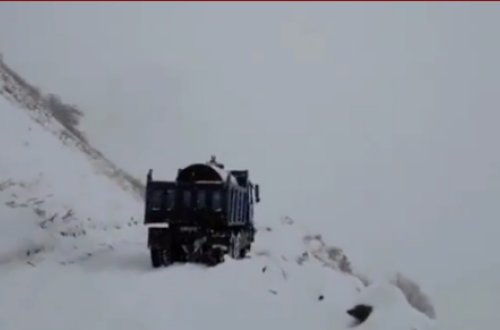 Əsgərlərimiz ağır qəzadan son anda XİLAS OLDULAR - VİDEO