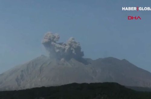 Yaponiyada güclü vulkan püskürməsi baş verib - VİDEO