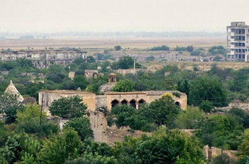 Замминистра: Украина осуждает факты разрушения памятников культуры в Карабахе