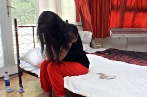 Pula ehtiyacı olan qadınları fahişəliyə cəlb etdi