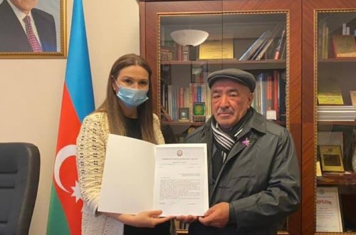 Qənirə Paşayeva Vətən Müharibəsi Qəhrəmanı Amid Heydərovun atası ilə görüşüb - FOTO