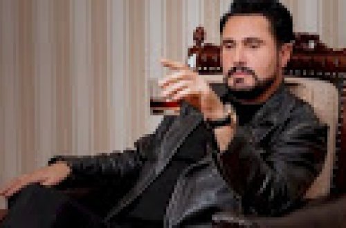 Nadir meyxanaçıları və bayağı mahnı ifaçılarını yıxdı-sürüdü - Video