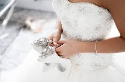 Bəy elə toy gecəsi boşanmağa qərar verdi, yaddaş kartında gördükləri onu ŞOKA saldı