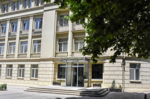 Təhsil Nazirliyi də qalmaqallı şirkəti “sevindirdi”