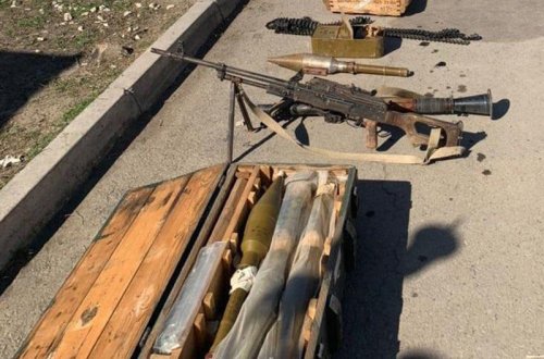 Düşmənin atıb qaçdığı xeyli silah-sursat aşkar edildi - FOTO