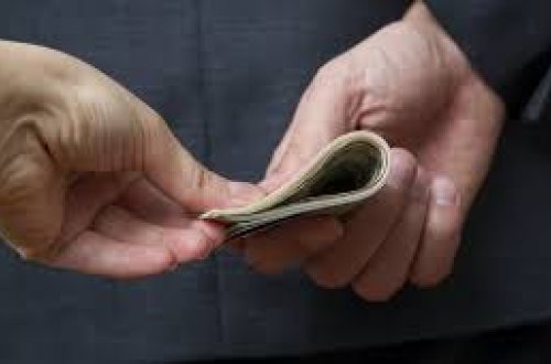 Rüşvət alan direktor həbs edildi - RƏSMİ