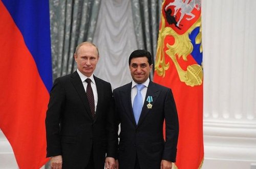 Putin Azərbaycan əsilli iş adamı Qod Nisanovu təltif etdi