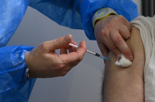 Bu ölkədə koronavirusdan sağalanlara tək doz vaksin vurula bilər