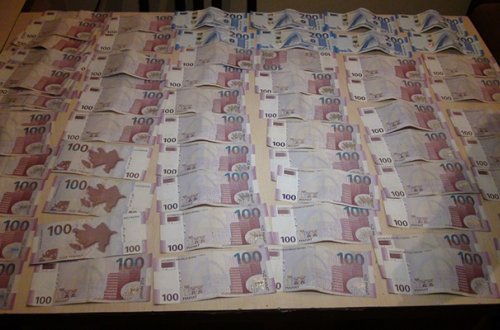 Mağazanın tavanını söküb 13 min oğurladı