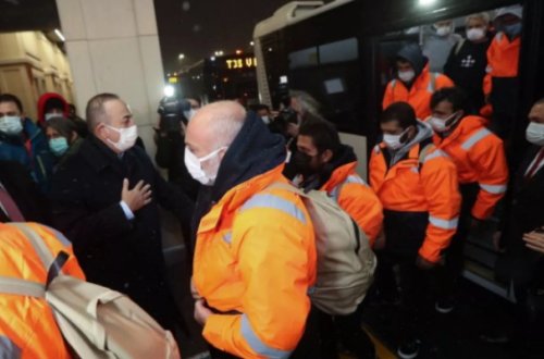 Çavuşoğlu “Mozart” gəmisinin heyət üzvlərini qarşıladı - Video + Fotolar