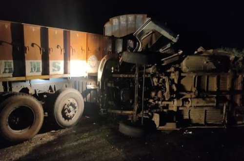 Hindistanda avtobusla yük maşını toqquşub: 13 ölü, 4 yaralı var - FOTO