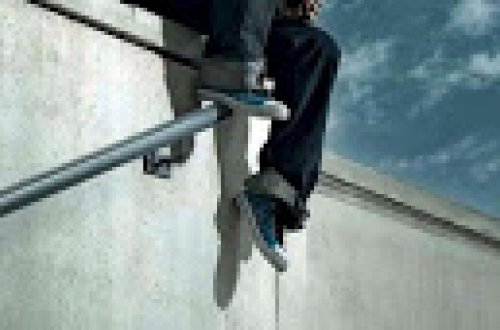 Binaya çıxıb özünü atmaq istədi