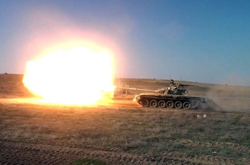Azərbaycan tankçıları yeni tədris ilində ilk döyüş atışlarını icra ediblər - FOTO/VİDEO