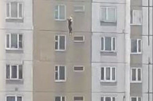 Moskvada 16-cı mərtəbədən yıxılan qadın sağ qalıb - FOTO - VİDEO