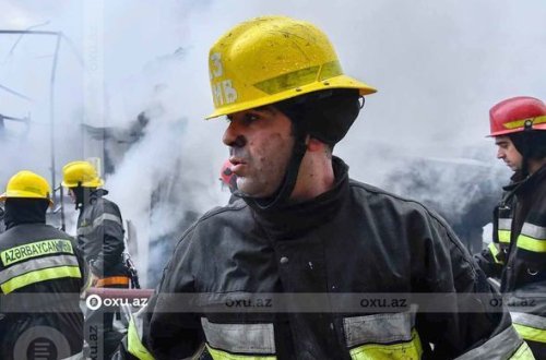 В жилом здании в Баку произошел пожар