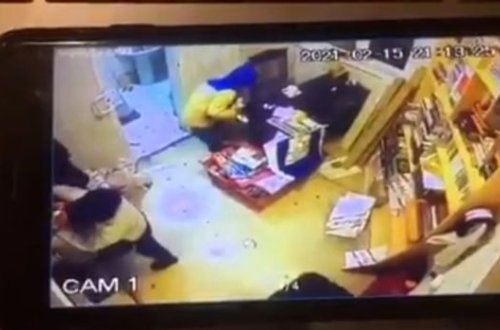 Bakıda məşhur kitab mağazası qarət edildi - VİDEO