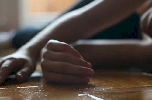 Xırdalanda faciə: Qadın ölü tapıldı, uşaqlar isə...