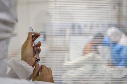 ВОЗ заявила о риске вспышек COVID-19 вопреки вакцинации