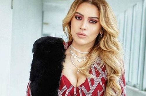 Новая татуировка Хадисе заинтриговала ее поклонников - ФОТО