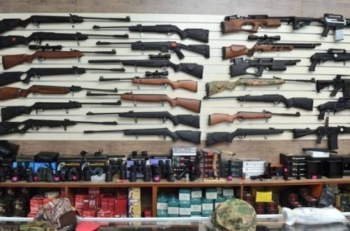 Охотничьи магазины в Баку нелегально торгуют оружием - ВИДЕО