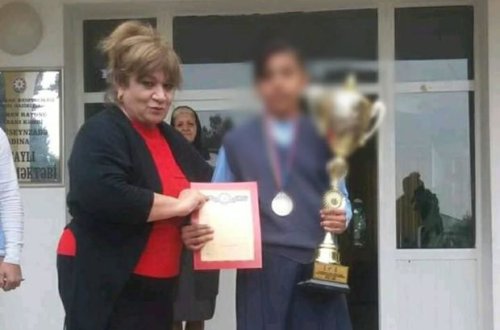 Şagirdin başından hicabını açaraq yerə atdığı deyilən məktəb direktoru ilə bağlı RƏSMİ AÇIQLAMA