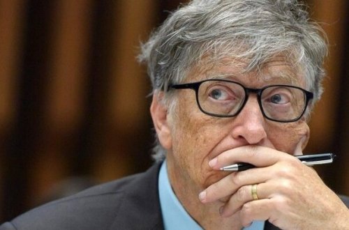 Bill Qeyts: Koronavirusdan müdafiə üçün 3-cü peyvənd lazım olacaq