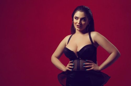 Müğənni Minanın Gecə Fotoları Yayıldı.. +18FOTOLAR