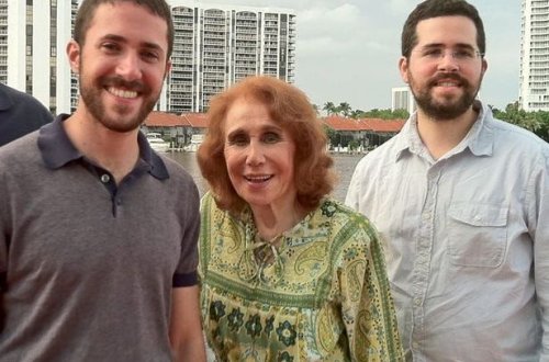 Amerikada 93 yaşlı nənə nəvələrindən 19 milyon dollar təzminat aldı - VİDEO