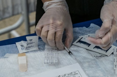 ABŞ-da 23 nəfər koronavirus peyvəndi vurulduqdan sonra ölüb