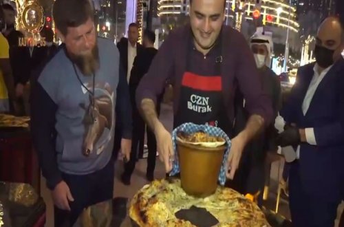 Kadırov məşhur türk aşpazın restoranında - VİDEO