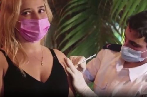 İsraildə peyvənd olunanlara barda pulsuz içki verilir