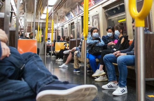 Инфекционист из США дал неутешительный прогноз по ношению масок