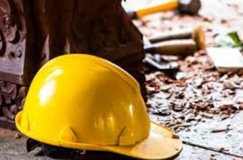 Daha bir fəhlə hündürlükdən yıxılaraq öldü