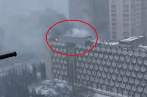 Bakıda yaşayış binasında yanğın baş verdi - VİDEO