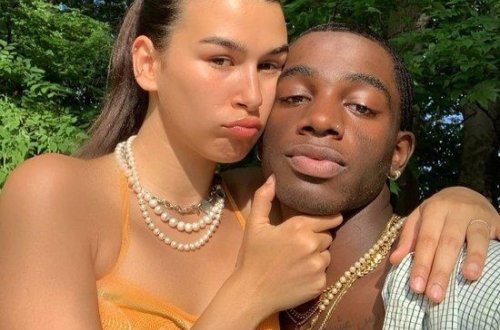 Urqantın qızı alt paltarında reklama çəkildi – FOTO