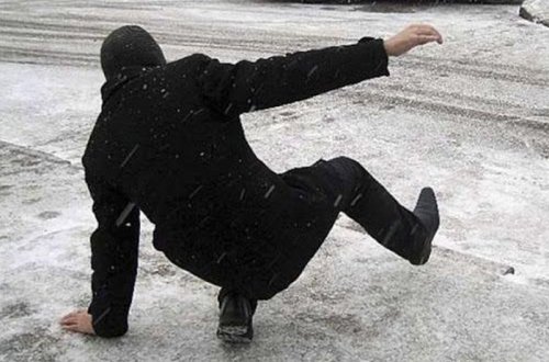 Bakıda buzlu yollarda yıxılan 20 nəfər xəstəxanaya yerləşdirilib - YENİLƏNİB