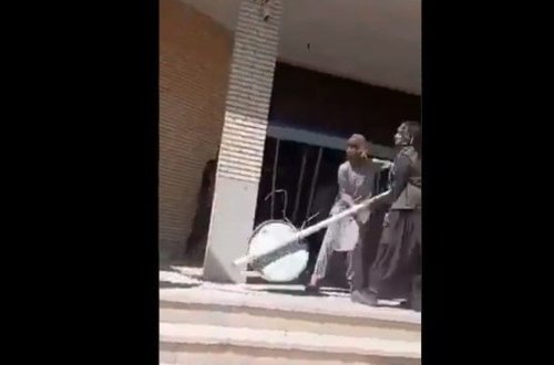 İranın Səravan şəhərində əhali etiraza qalxdı - VİDEO