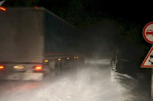 Ermənistanda magistral yollar bağlandı