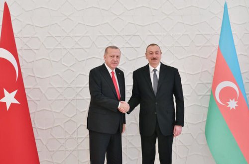 Ильхам Алиев поздравил Эрдогана