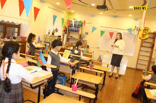 В некоторых школах Баку вновь отменены занятия
