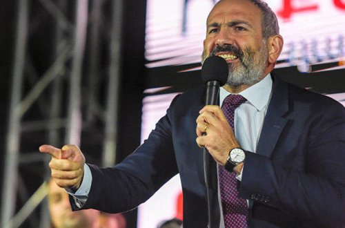 Paşinyan əhalinin qarşısına çıxdı: “Ölkədən qaçmayacağam”